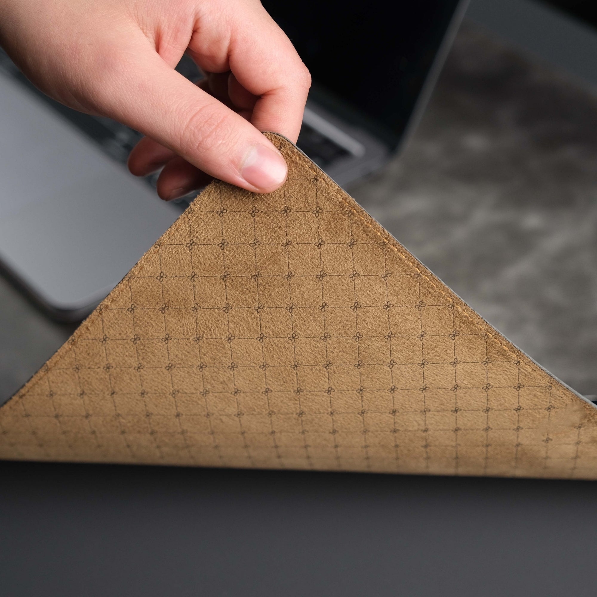 The Toronata | Industrial Grey Full-Grain Leather Desk Pad