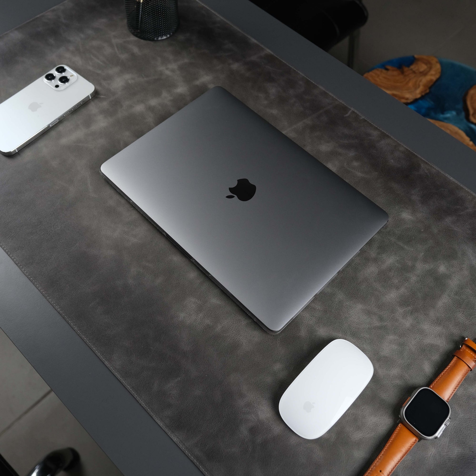The Toronata | Industrial Grey Full-Grain Leather Desk Pad