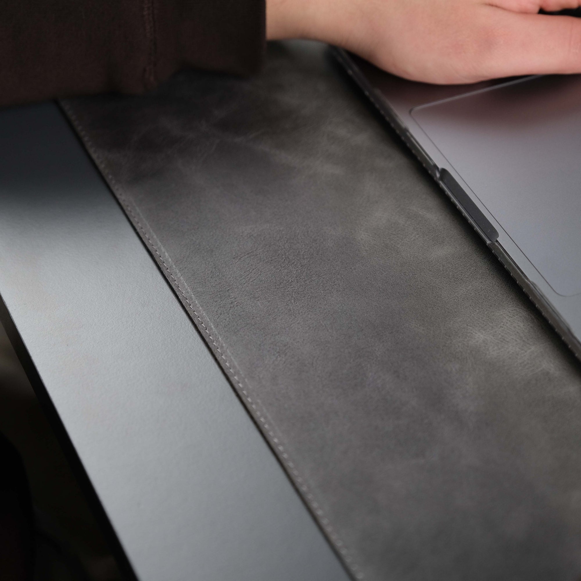 The Toronata | Industrial Grey Full-Grain Leather Desk Pad