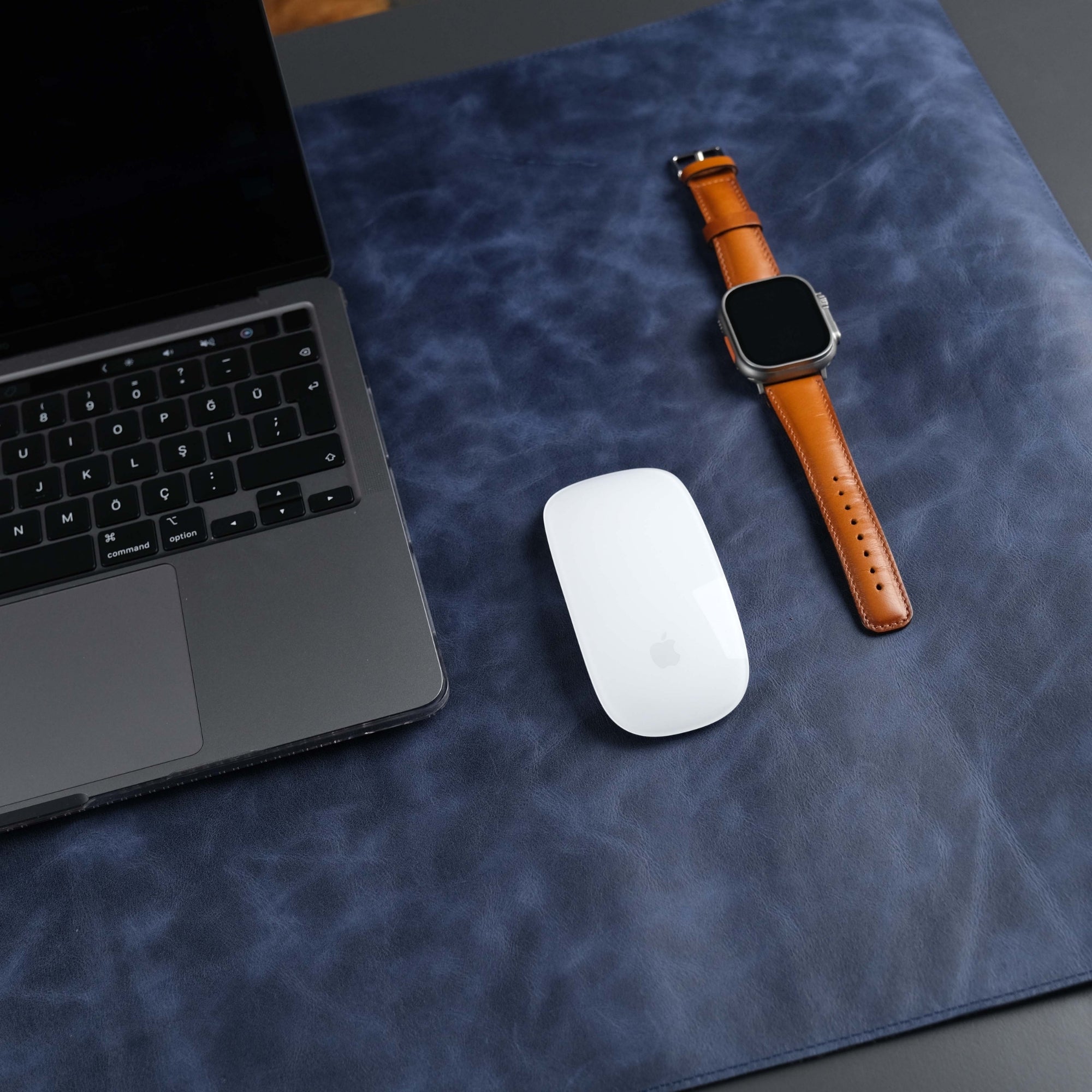 The Toronata | Executive Navy Full-Grain Leather Desk Pad