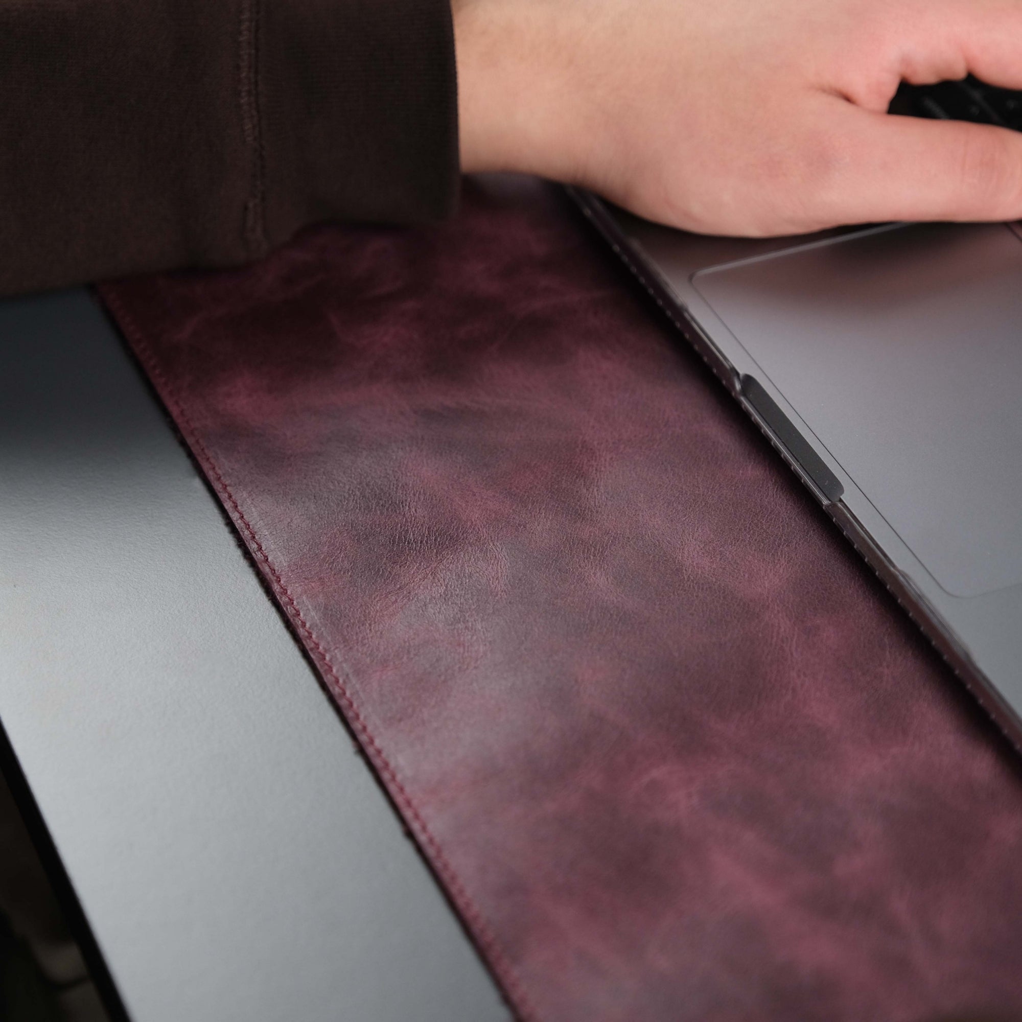 The Toronata | Deep Burgundy Full-Grain Leather Desk Pad
