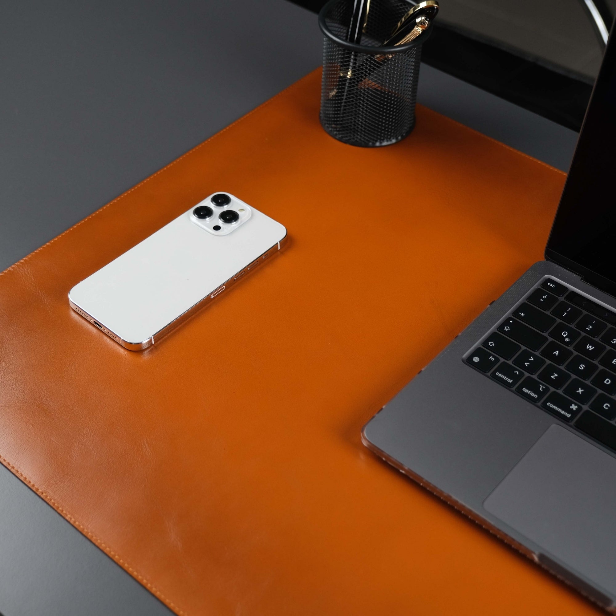 The Toronata | Heritage Tan Full-Grain Leather Desk Pad